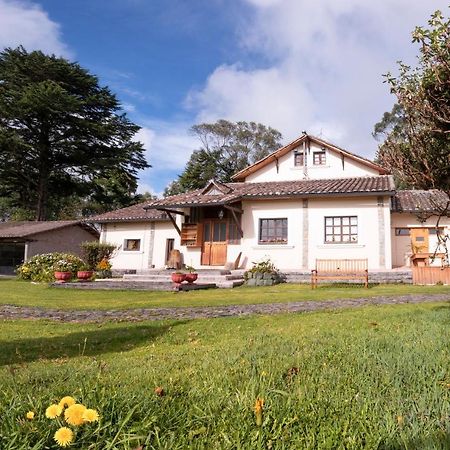 Hosteria Papagayo Cotopaxi Machachi Exterior foto