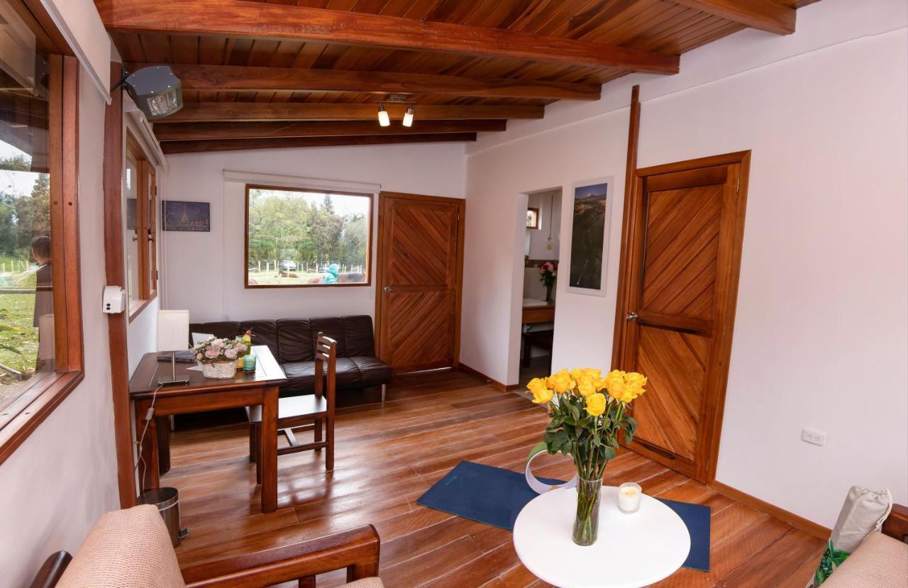 Hosteria Papagayo Cotopaxi Machachi Exterior foto