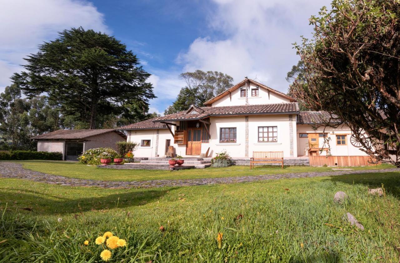 Hosteria Papagayo Cotopaxi Machachi Exterior foto